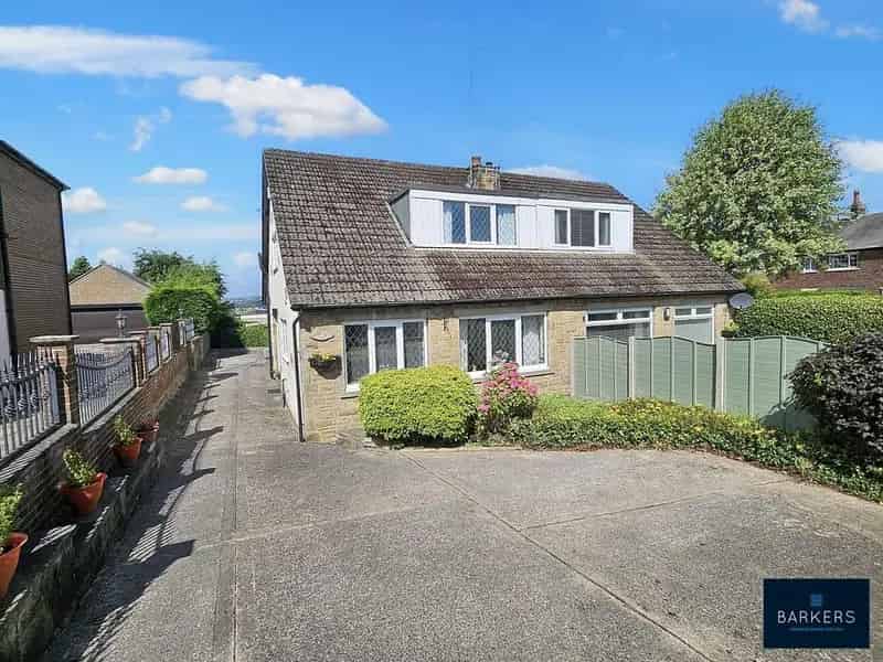 3 Bedroom Semi Detached Bungalow For Sale