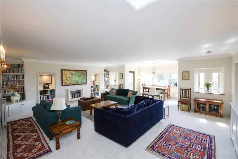 Luxury 3-Bedroom Penthouse Apartment in Historic Castle