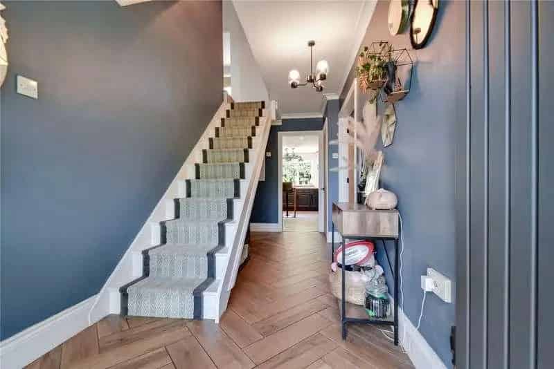 5 Bed Detached House for Sale in Pinvin