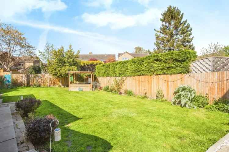 Three Bedroom Semi-Detached House Wrenthorpe