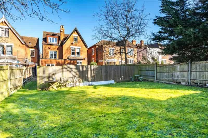 2 Bedroom Flat Apartment Streatham London