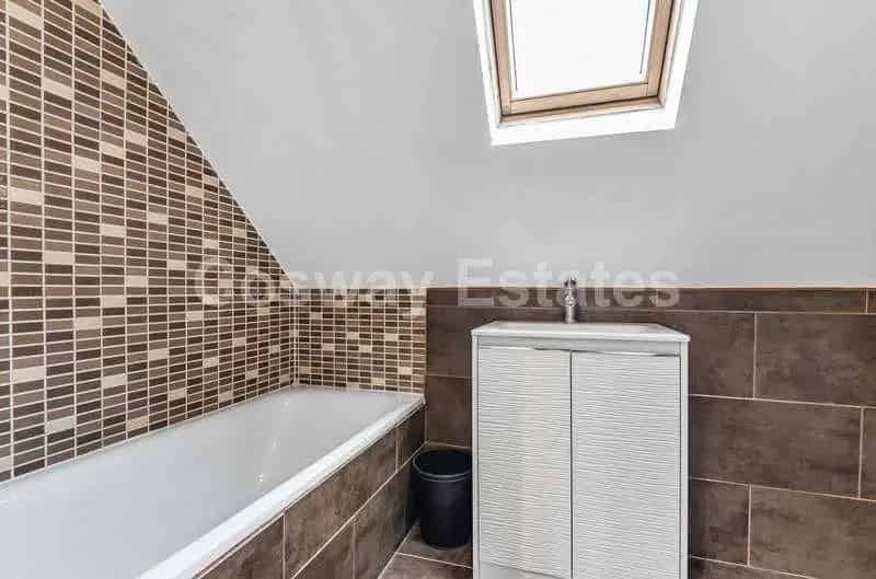 2 Bed Duplex Apartment for Sale Mill Hill Broadway