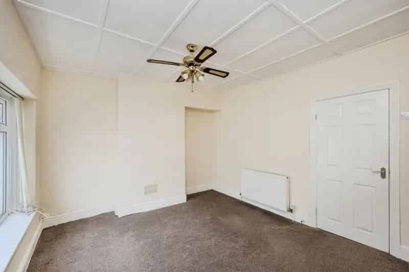 3 Bedroom End Terrace House For Sale