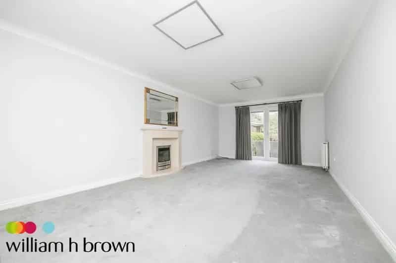 5 Bed 3 Bath Detached House with Double Garage and Electric Car Charger