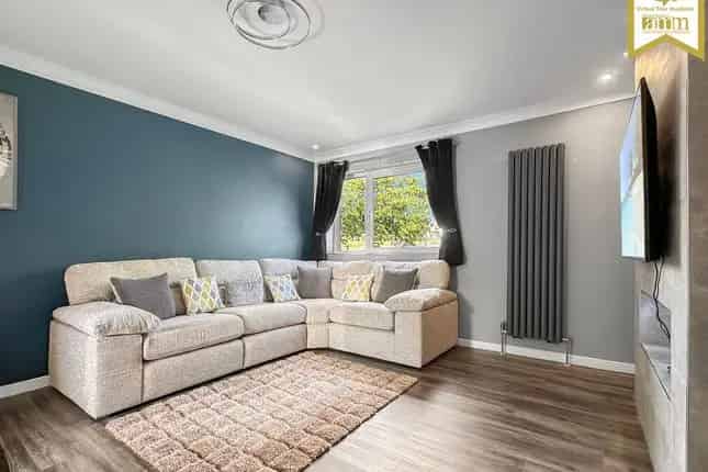 Flat for Sale in Parkhouse Road Glasgow G53