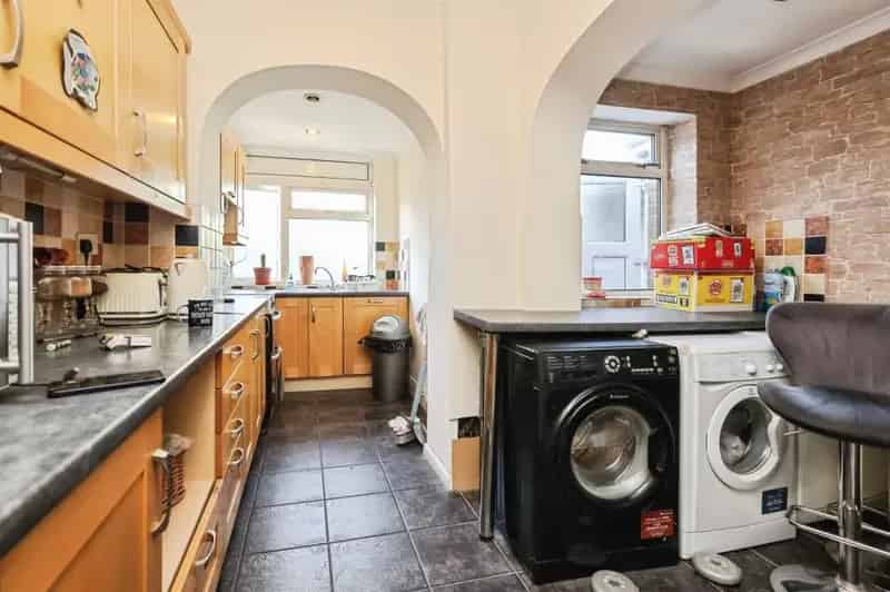 Three Bedroom Semi Detached House Family Home Convenient Location Garage Garden