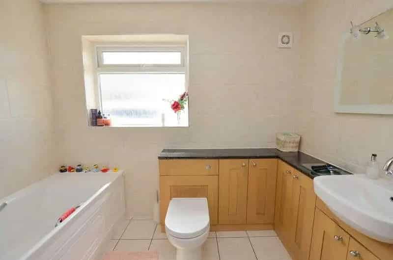 3 bed house for sale