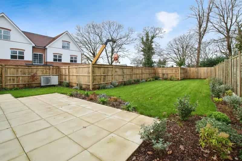 3-Bed Detached Bungalow Fairway View BH22 Stamp Duty Paid