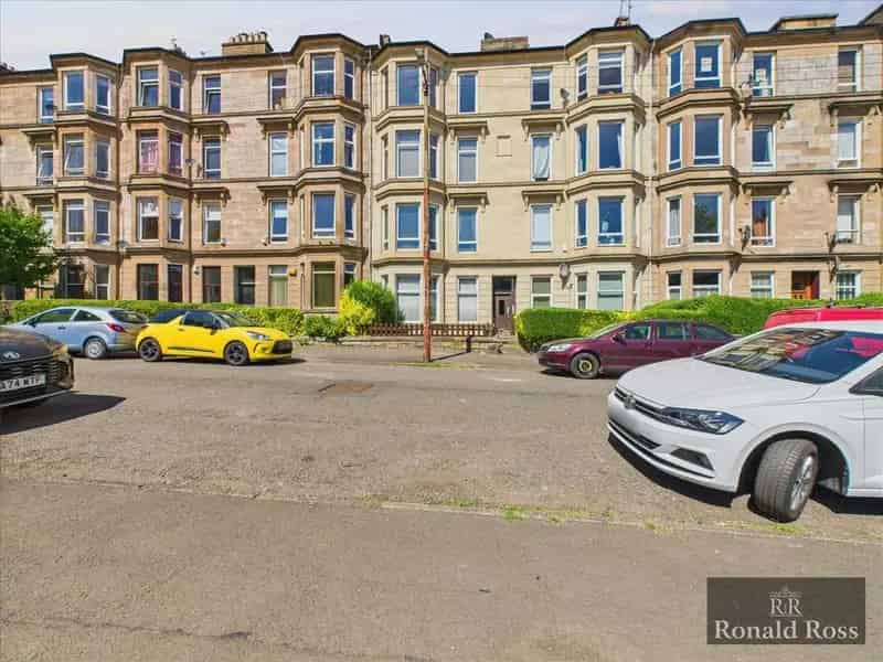 2 Bedroom Apartment to Rent in Dennistoun Glasgow