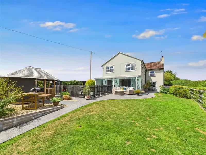 4 Bedroom Semi-Detached House for Sale