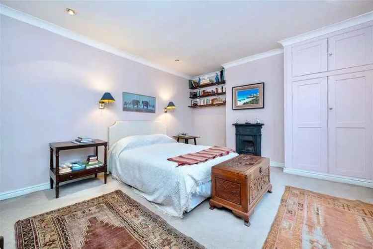 6 Bed House for Sale - Elegant Village Home near London