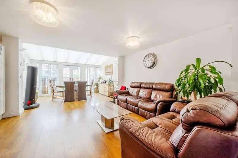 4 Bed Semi-Detached House for Sale