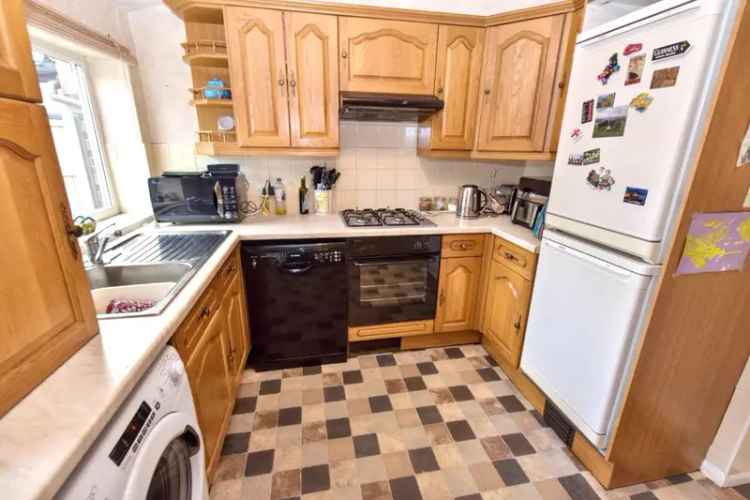 Spacious Family Home Semi Detached 3 Bed Garage Parking