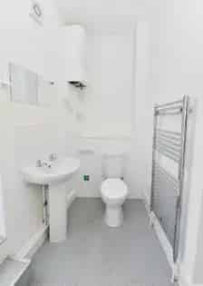 Modern Studio Flat near Mile End Station 42m²