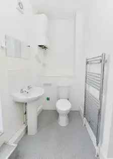 Modern Studio Flat near Mile End Station 42m²
