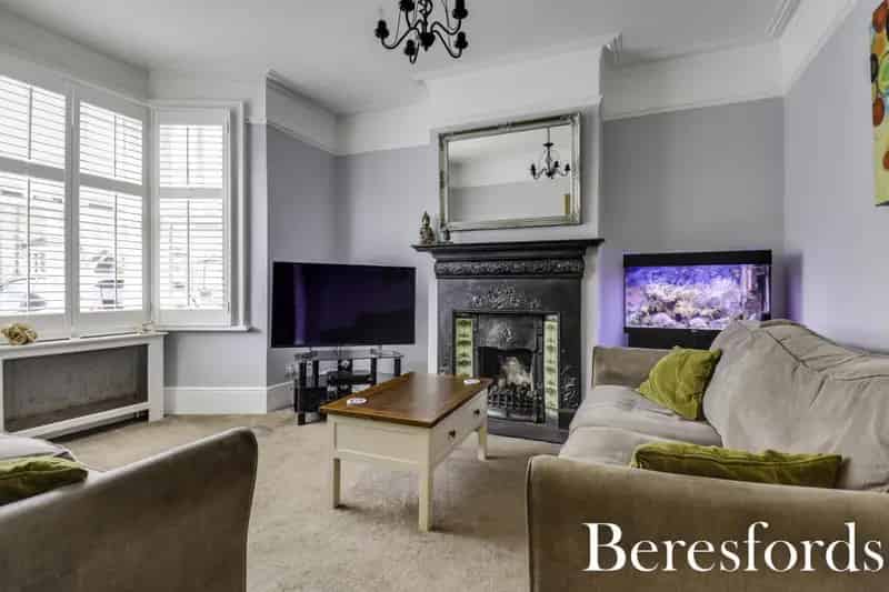 3 Bedroom Semi-Detached House for Sale Near Brentwood High Street