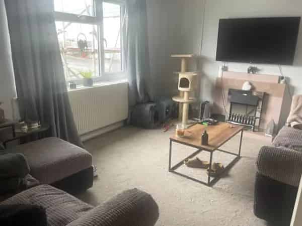2 Bedroom Flat Near Shops and Supermarkets in Launceston