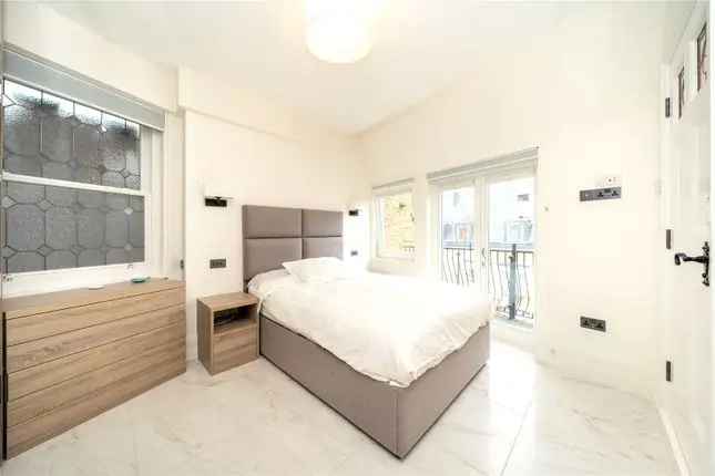 Flat for sale in Marylebone Road, London NW1