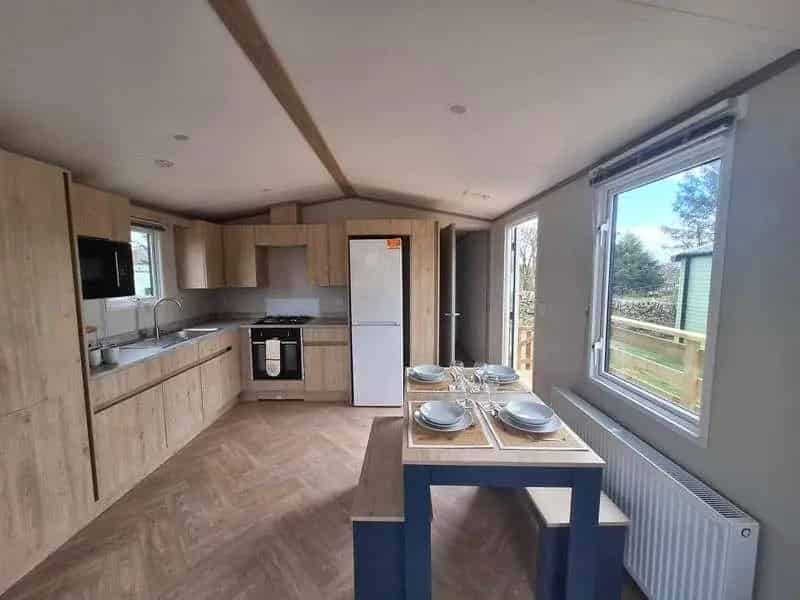 2 bed property for sale