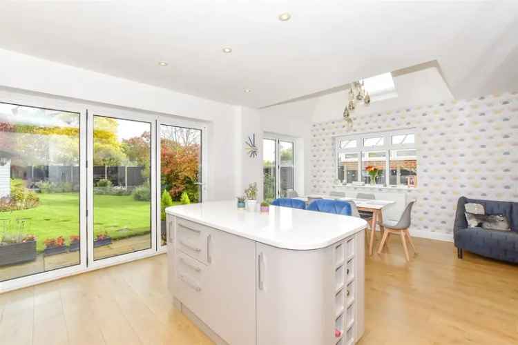 5 bedroom semi-detached house for sale