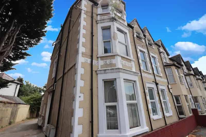 1 Bedroom Flat to Rent - Newly Upgraded