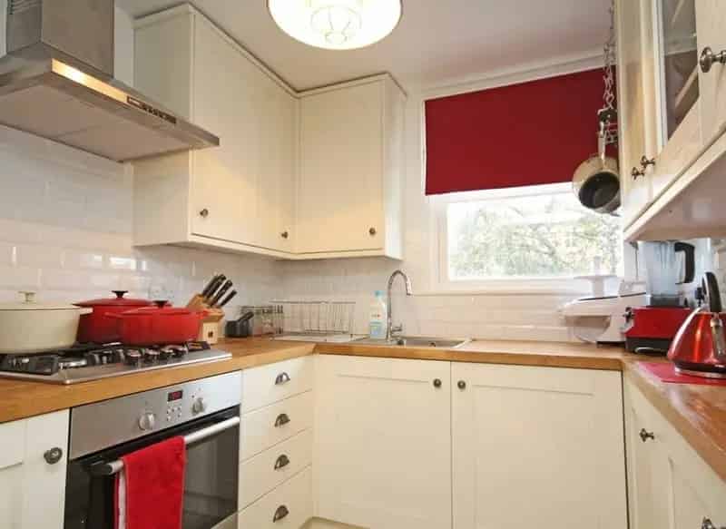 One Bedroom Apartment in Richmond Near Train Station