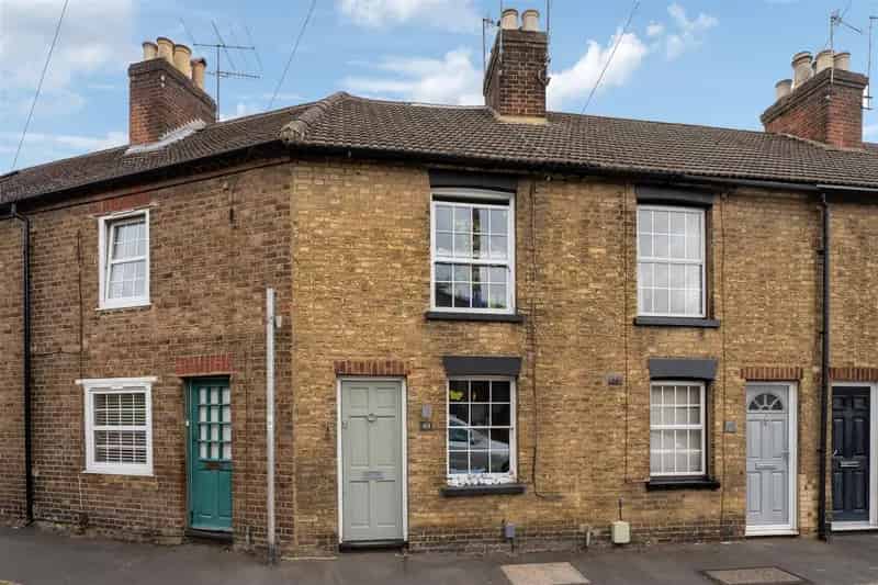 Terraced House to rent with 2 bedrooms, George Street, Berkhamsted