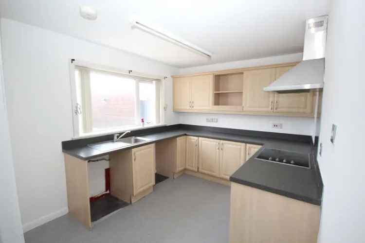 3 Bed Mid Terrace House - Immediate Entry