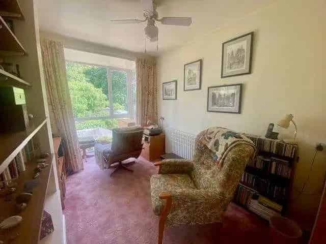 4 Bed Semi-Detached House for Sale