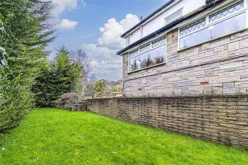 3 Bed Semi-Detached House For Sale Nash Mills Extended Family Home