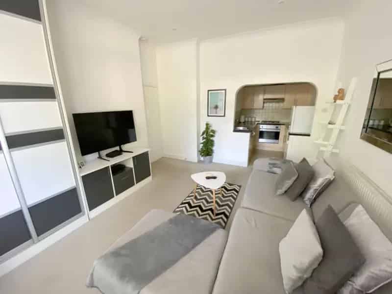2 Bedroom Flat in Charminster with Private Courtyard