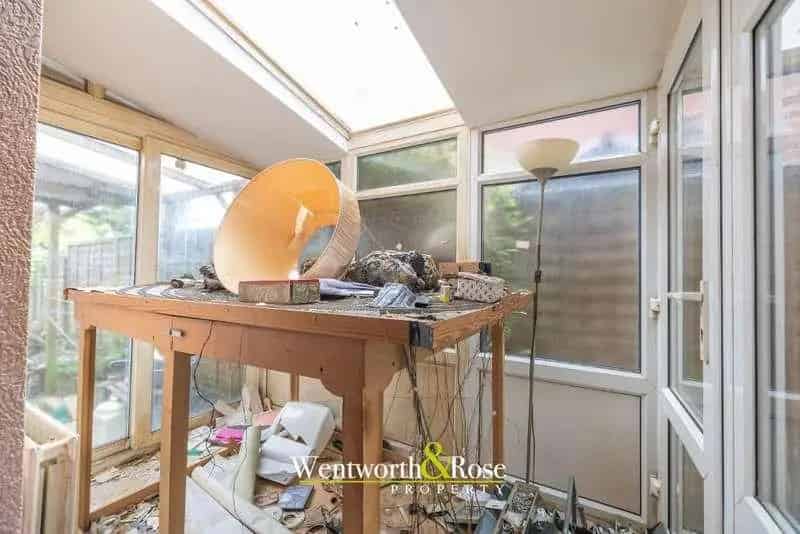 3 Bed House For Sale - Ideal for Modernisation