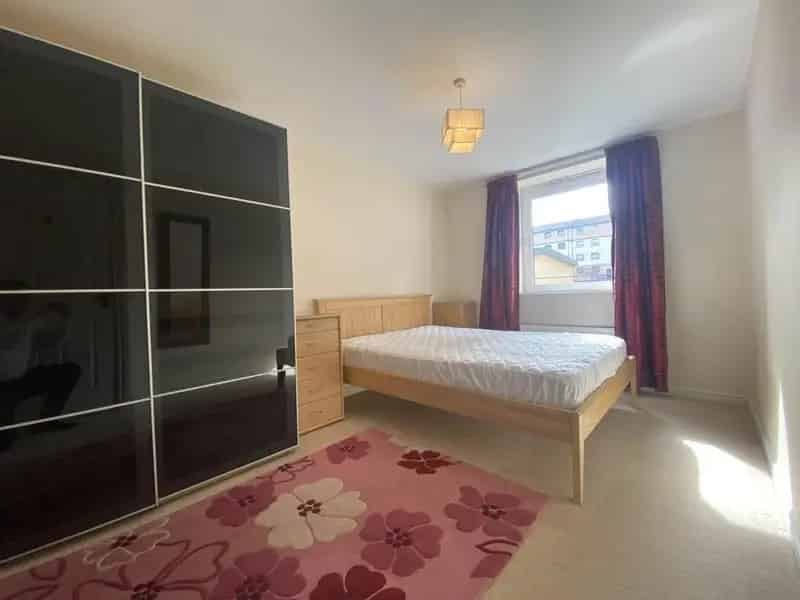 2 Bedroom Flat to Rent in Edinburgh