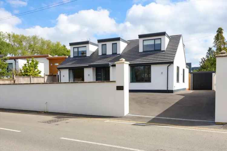 4 Bedroom Detached House for Sale in Cheltenham