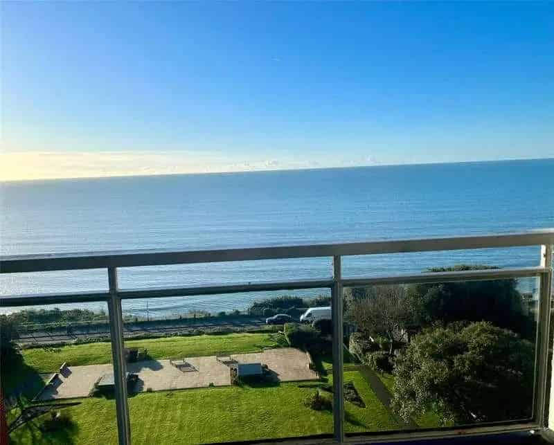 2 Bed Flat for Sale Stunning Sea Views Modern Amenities