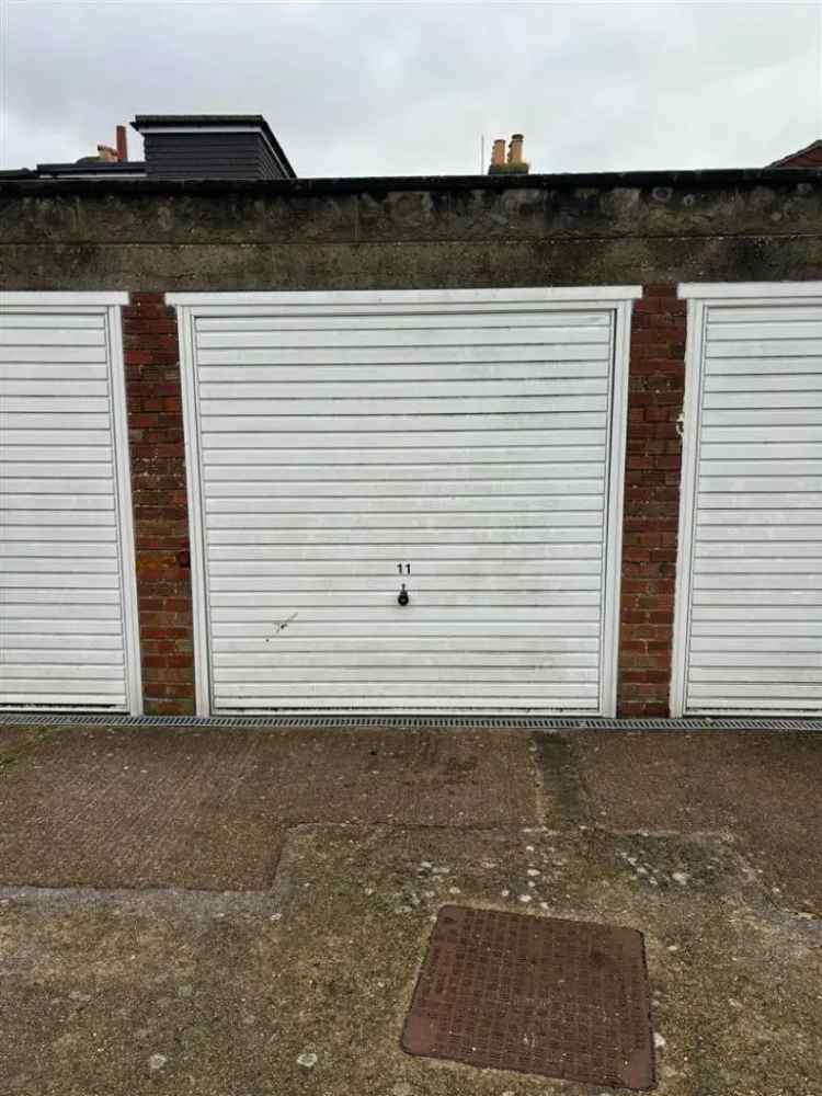 Garage for Rent near Brighton Station