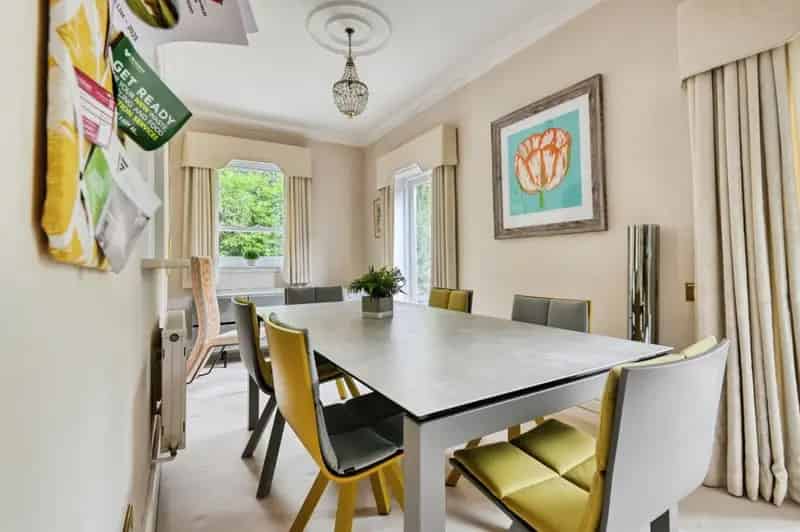 3 Bedroom Detached House To Let Four Oaks Estate