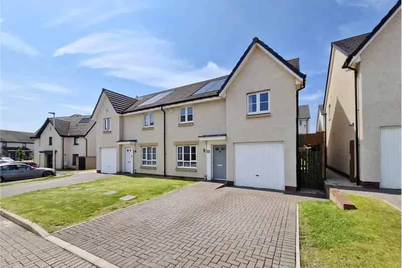 3 Bed Semi-Detached House Liberton Modern Kitchen Garage Garden