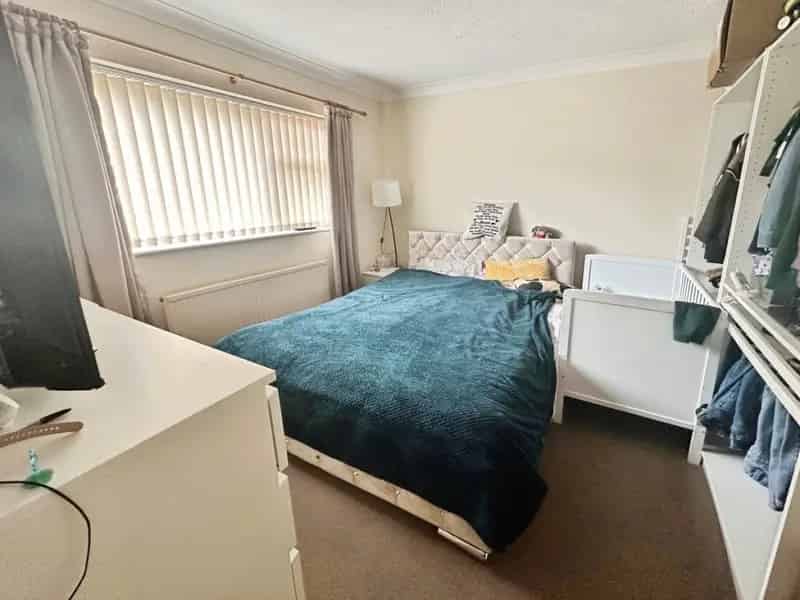2 Bedroom Ground Floor Maisonette For Sale