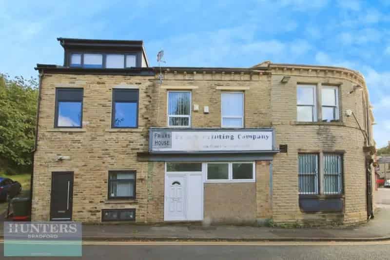 2 Bedroom Flat To Let Available 01062025