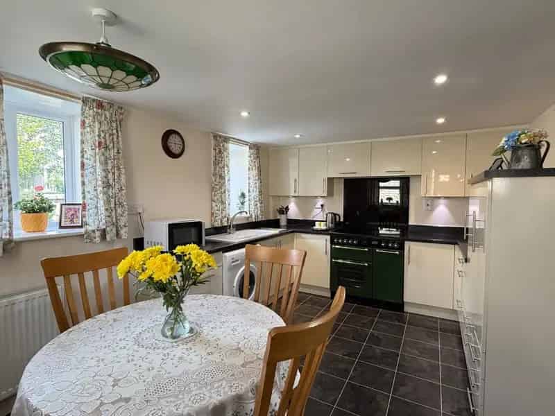 2 Bedroom Cotswold Stone Cottage For Sale