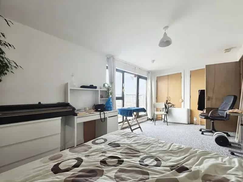 2 Bedroom Flat for Sale in London E15