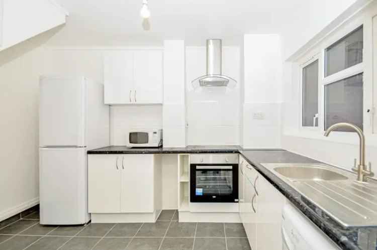 3 Bedroom Flat To Let Near Old Street Station