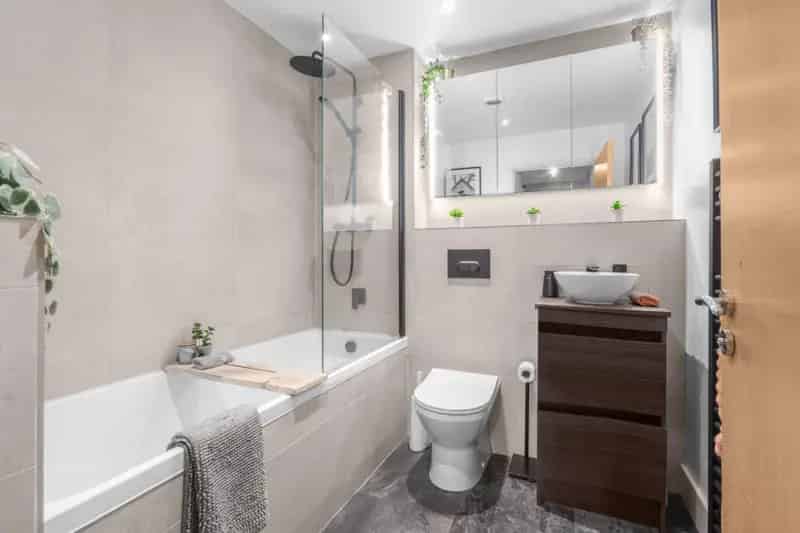 2 Bedroom Penthouse Apartment For Sale