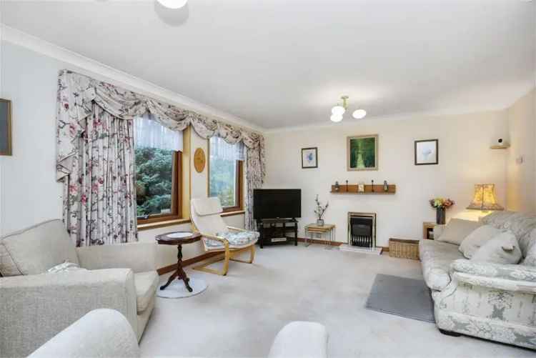 3 Bed Bungalow - Detached with 1 Reception Room