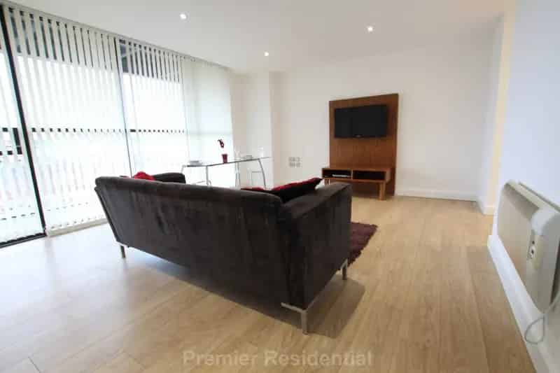 1 Bedroom Furnished Apartment Near Manchester City Centre