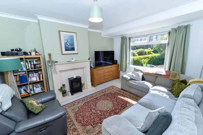 3 Bedroom Semi Detached House for Sale Belfast BT4