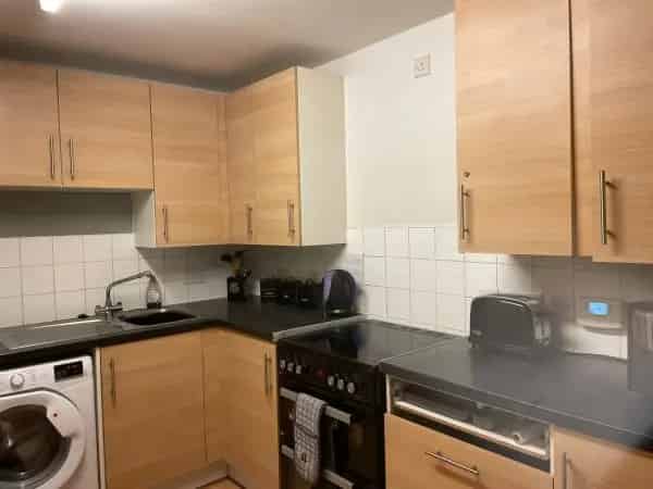 4 Bed Semi Detached House For Rent Great Location