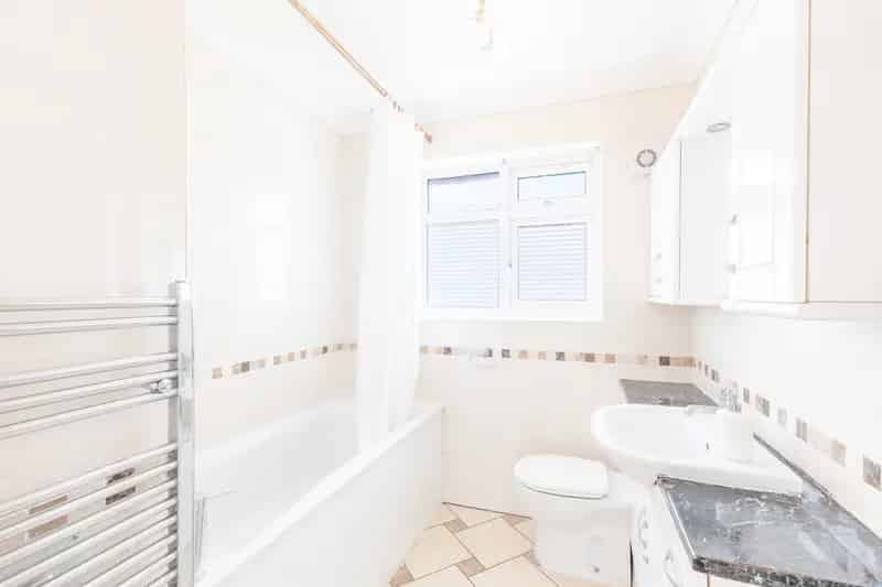 2 Bedroom Flat House to Rent