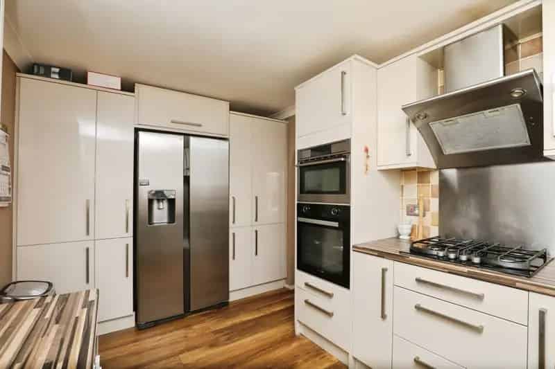 4 Bedroom Family Home with Conservatory and Garden